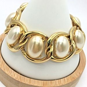 Vintage Gold Tone Faux Mabe Pearl Bracelet 1980s Glam Career Wear Dynasty